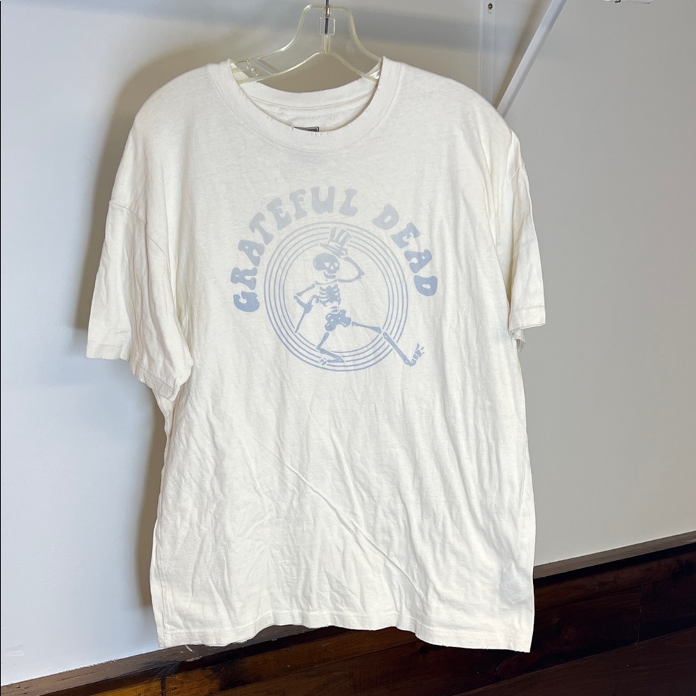 AEO Grateful Dead Cream Oversized Tee with Gray Graphic- XS